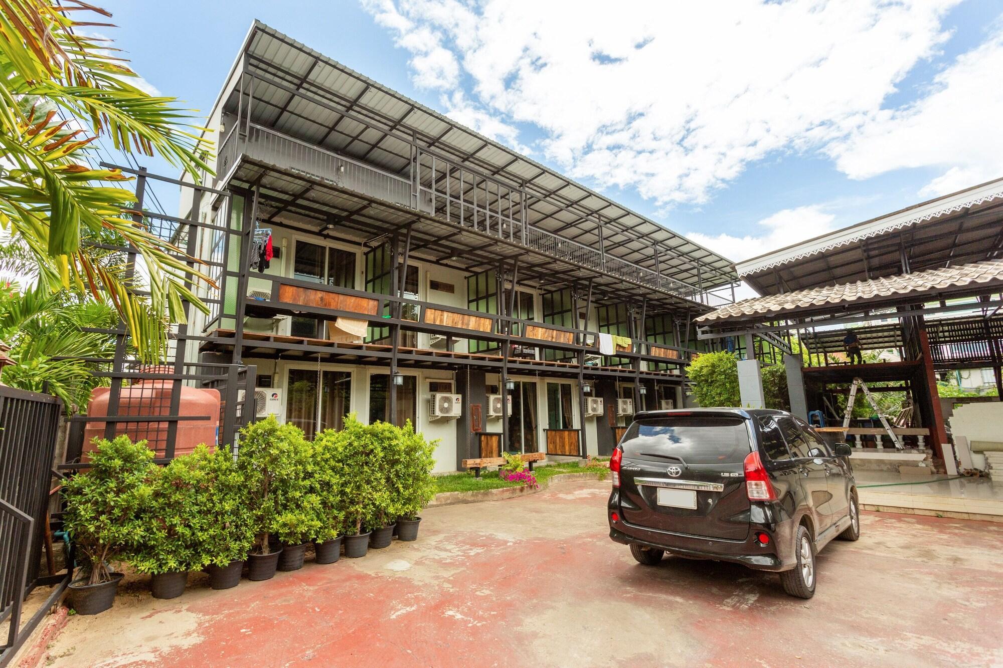 Capital O 1051 Pagoda House チエンマイ エクステリア 写真