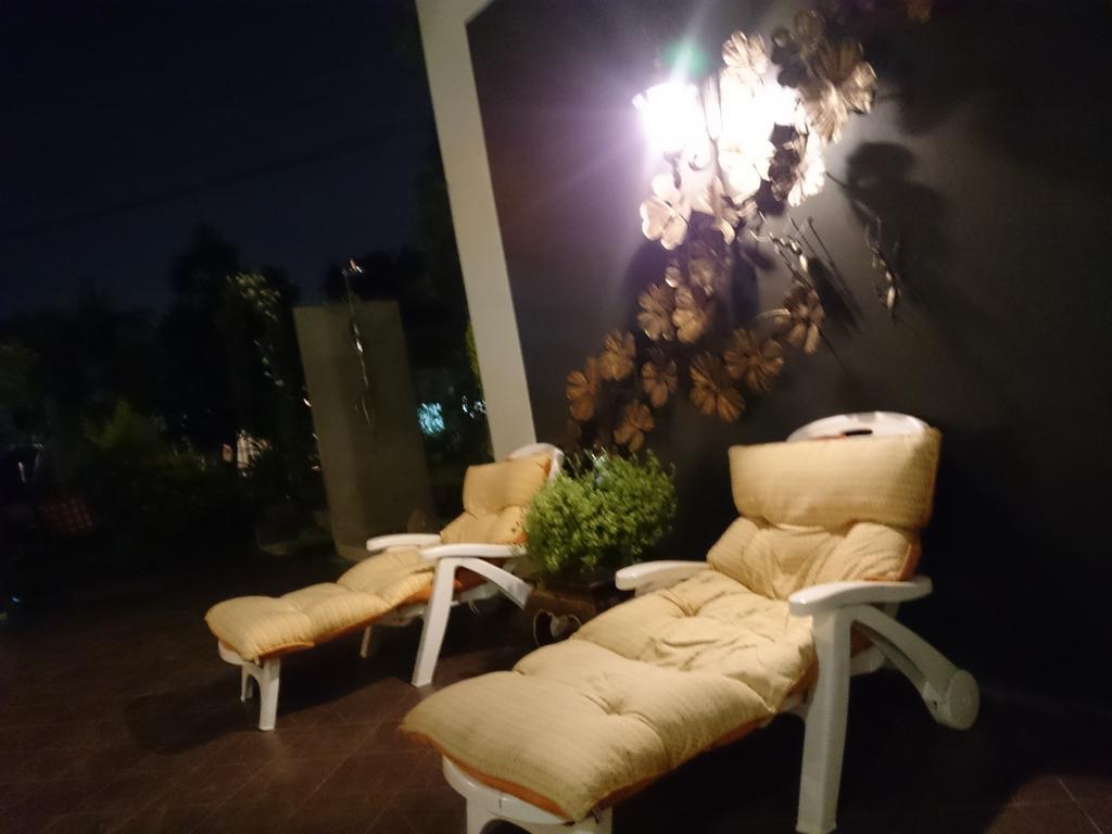 Capital O 1051 Pagoda House チエンマイ エクステリア 写真